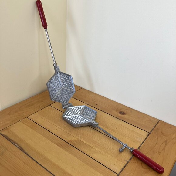 Batirex Waffle Iron Long Handles Vintage Kitchen Tool France Camping - Picture 1 of 9